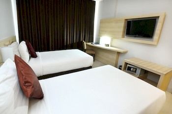 Grand Cakra Hotel