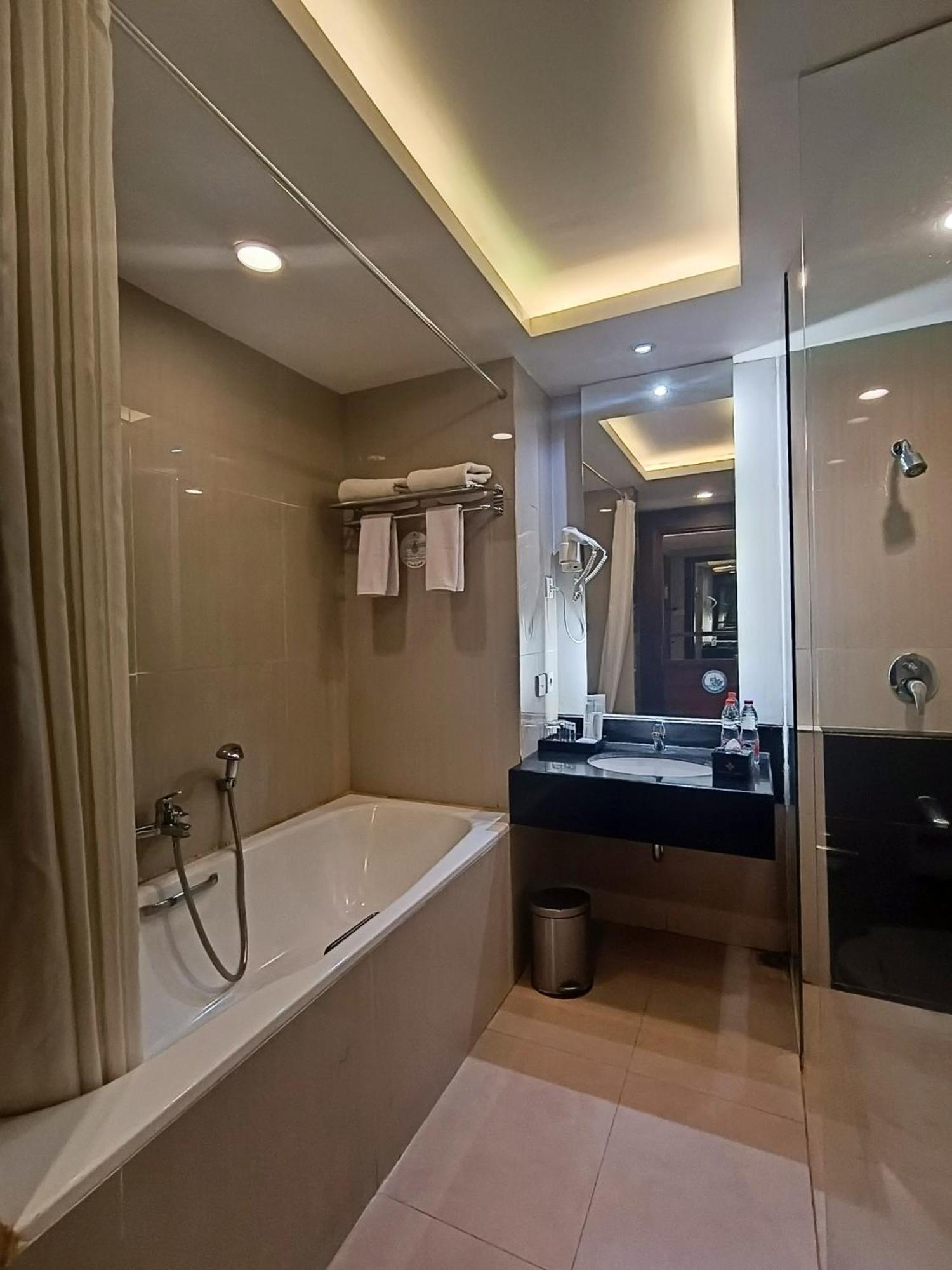 Grand Cakra 4*
