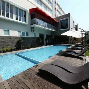 Grand Cakra Hotel 4*
