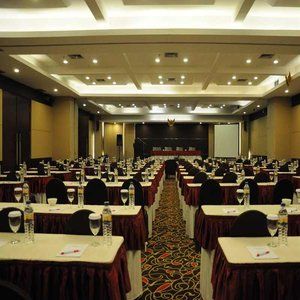 Grand Cakra Hotel